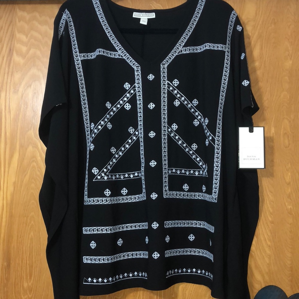 Printed black T-shirt